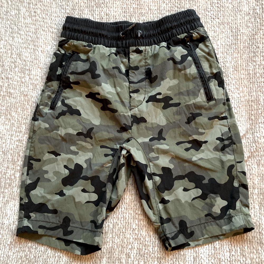 GAP Kids Camo‎ Print Shorts Zipper Pockets Elastic Waistband Black Green Size XL